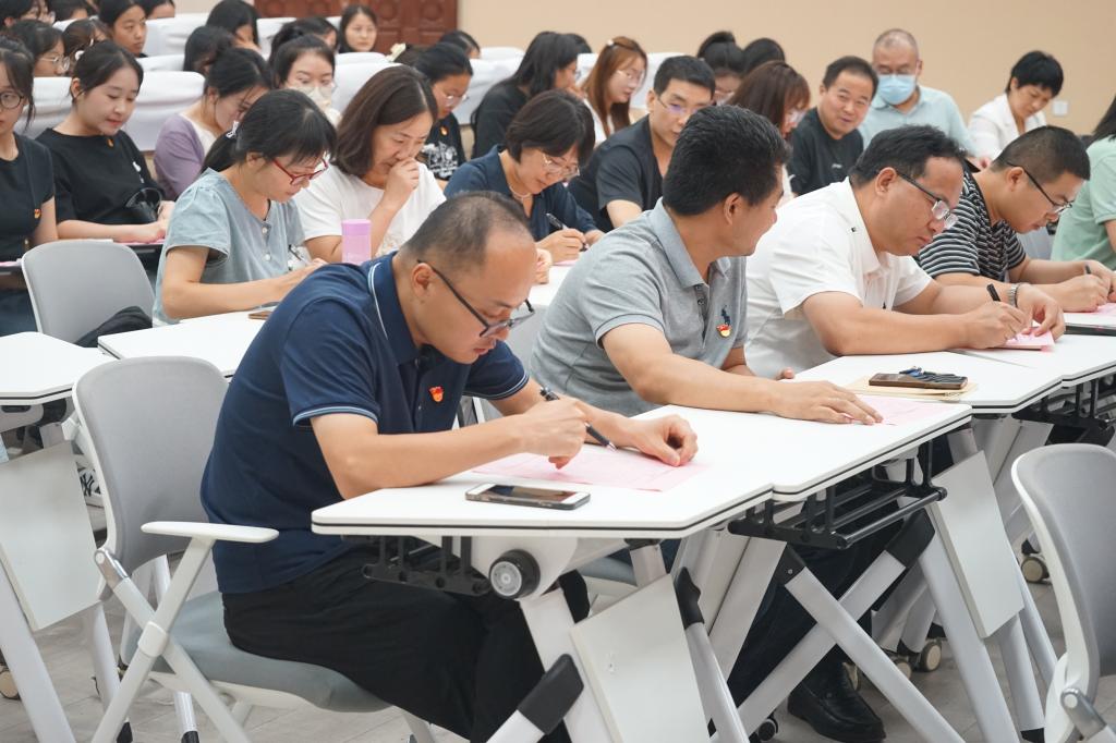皇冠APP体育