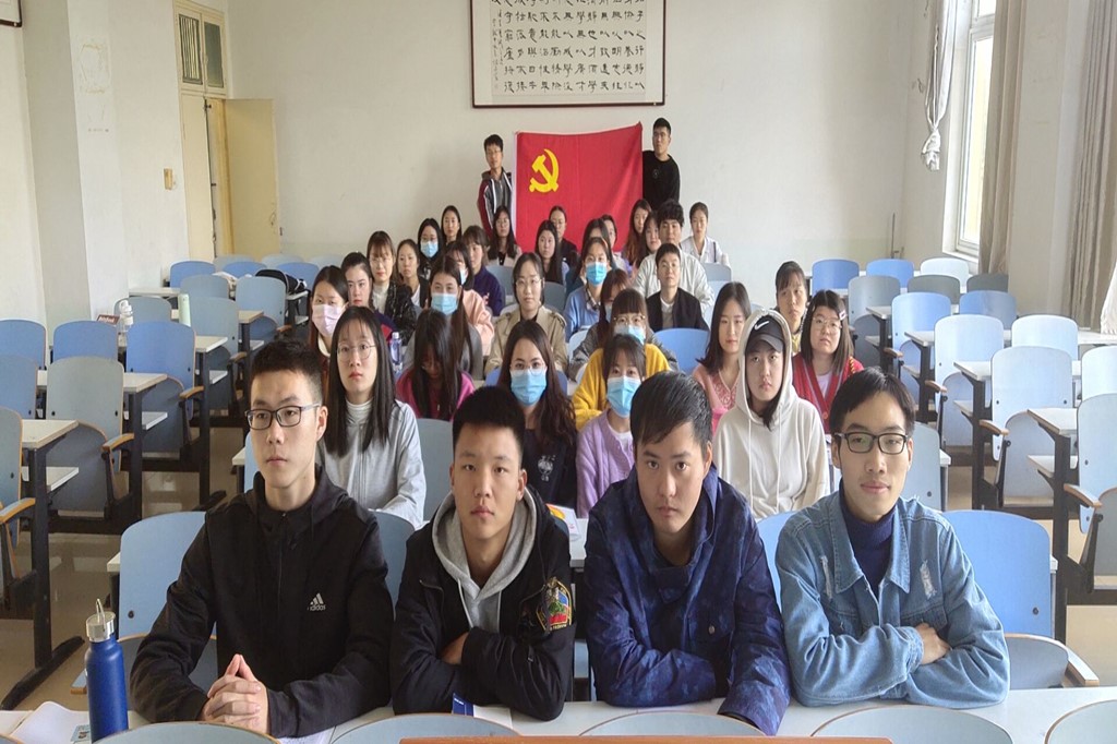 皇冠APP体育