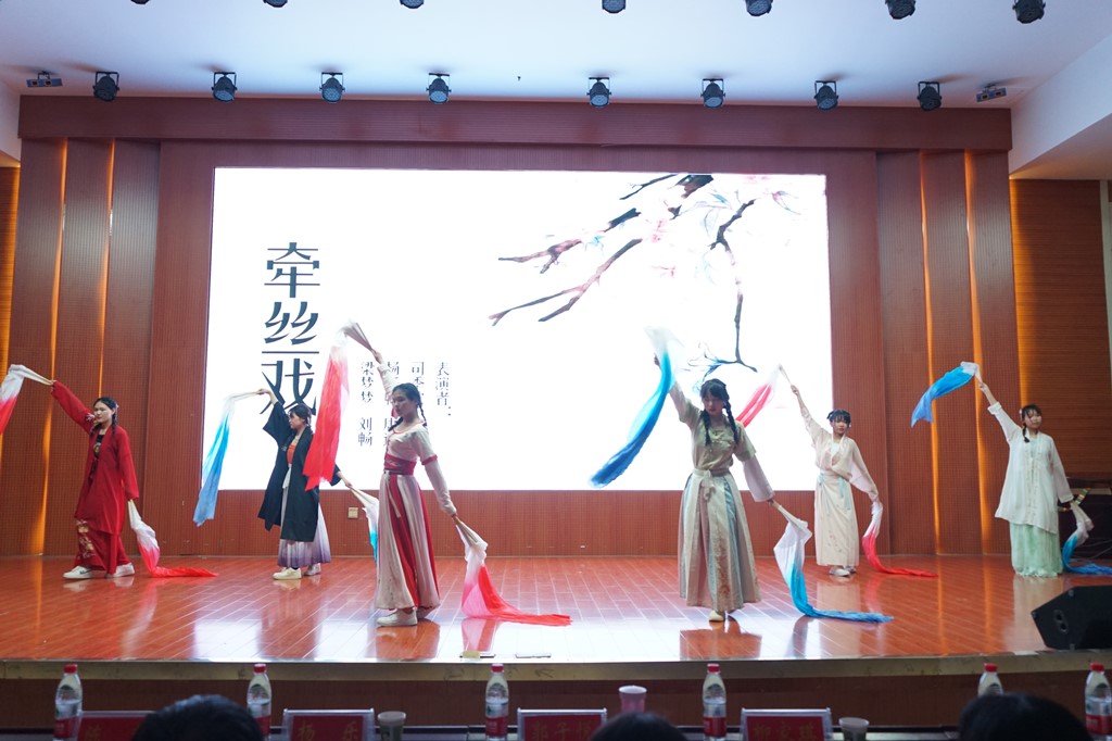 皇冠APP体育